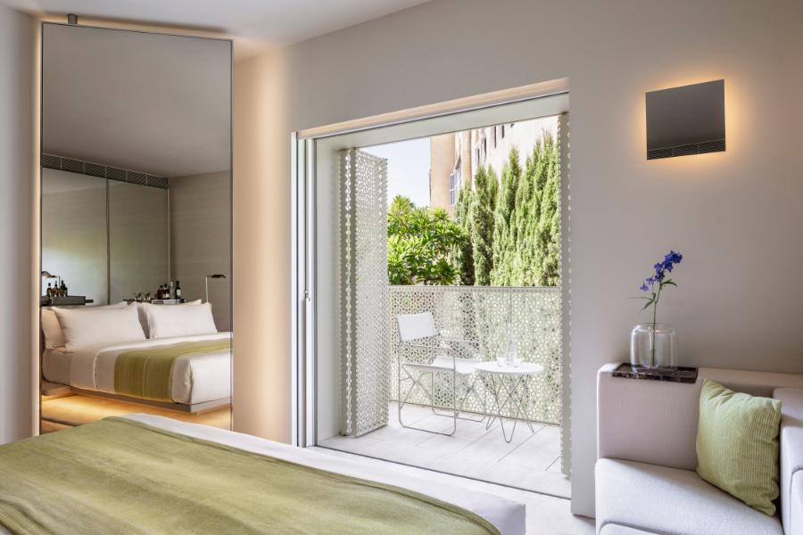 חדר דלקס עם מרפסת בThe Jaffa hotel
