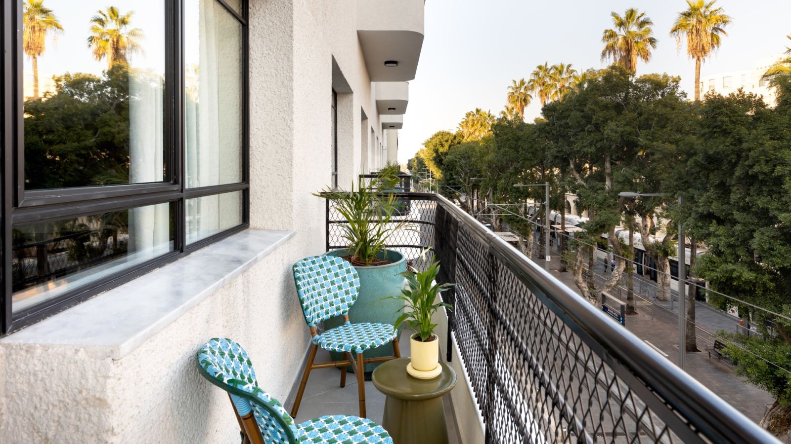 תמונת מרפסת חדר