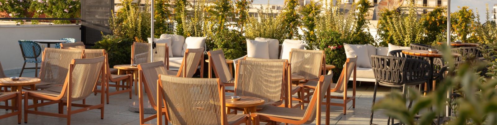 מרפסת גג המלון