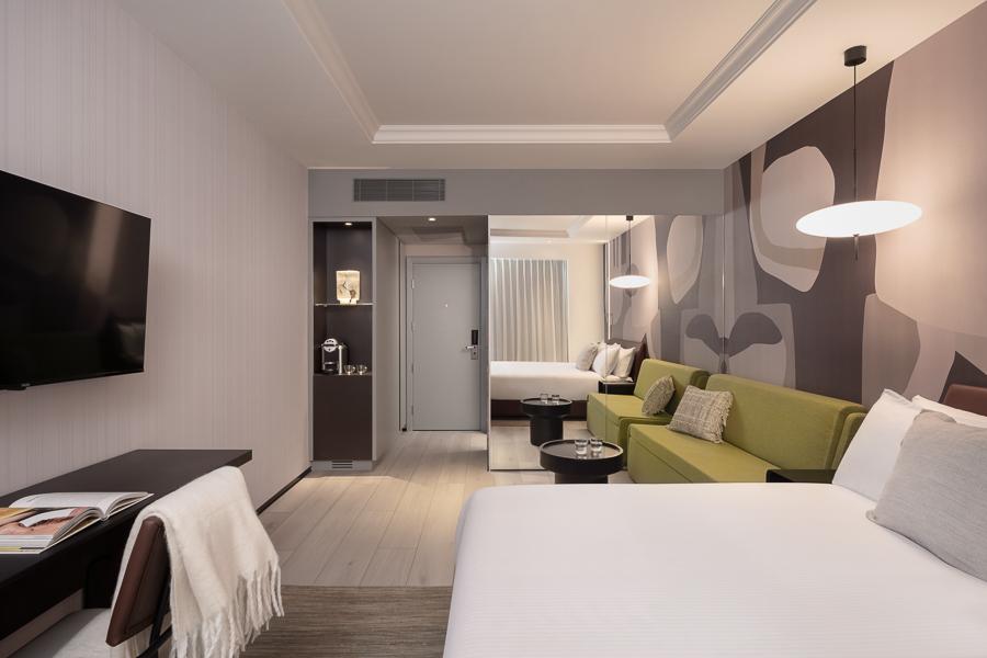 חדר דלקס גראנד במלון לאונרדו פלאזה סיטי טאוור