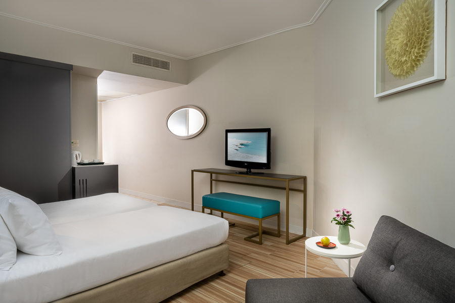חדר חדר דלקס עם גישה לבעלי קשיי ניידות במלון לאונרדו קלאב ים המלח