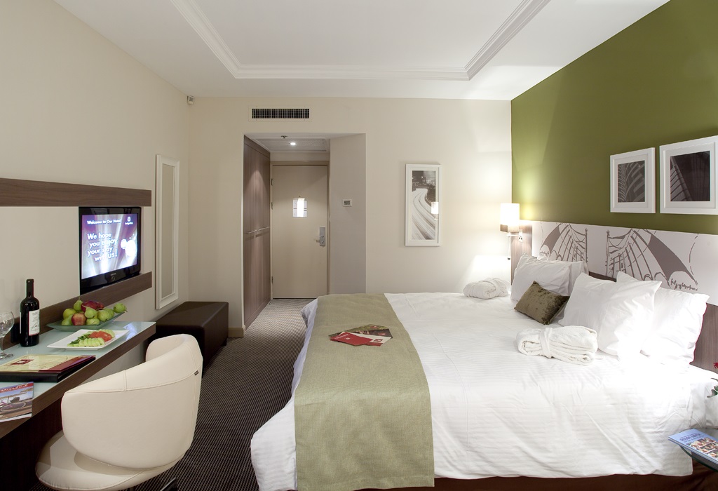 חדר קלאב במלון לאונרדו סיטי טאואר