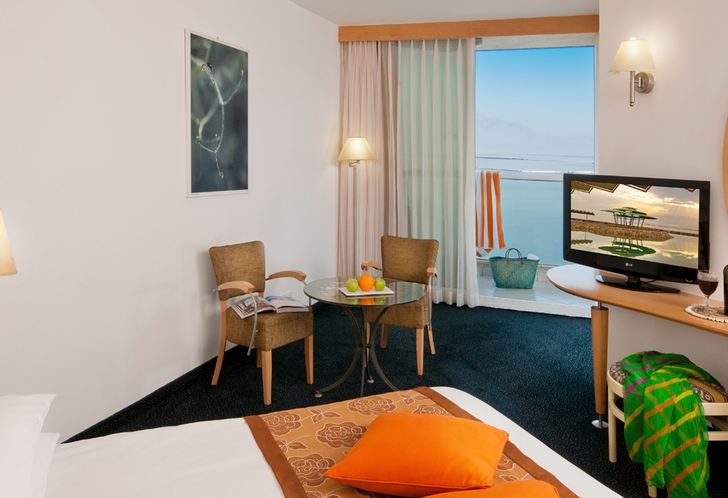 חדר דלקס במלון לאונרדו קלאב ים המלח